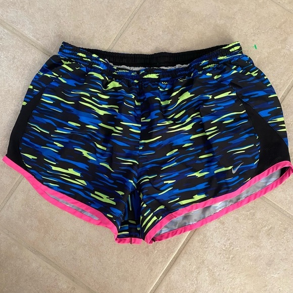 Nike Women's Dri-Fit Printed Running Shorts Tempo Blue Pink Size Medium Run - Picture 1 of 4